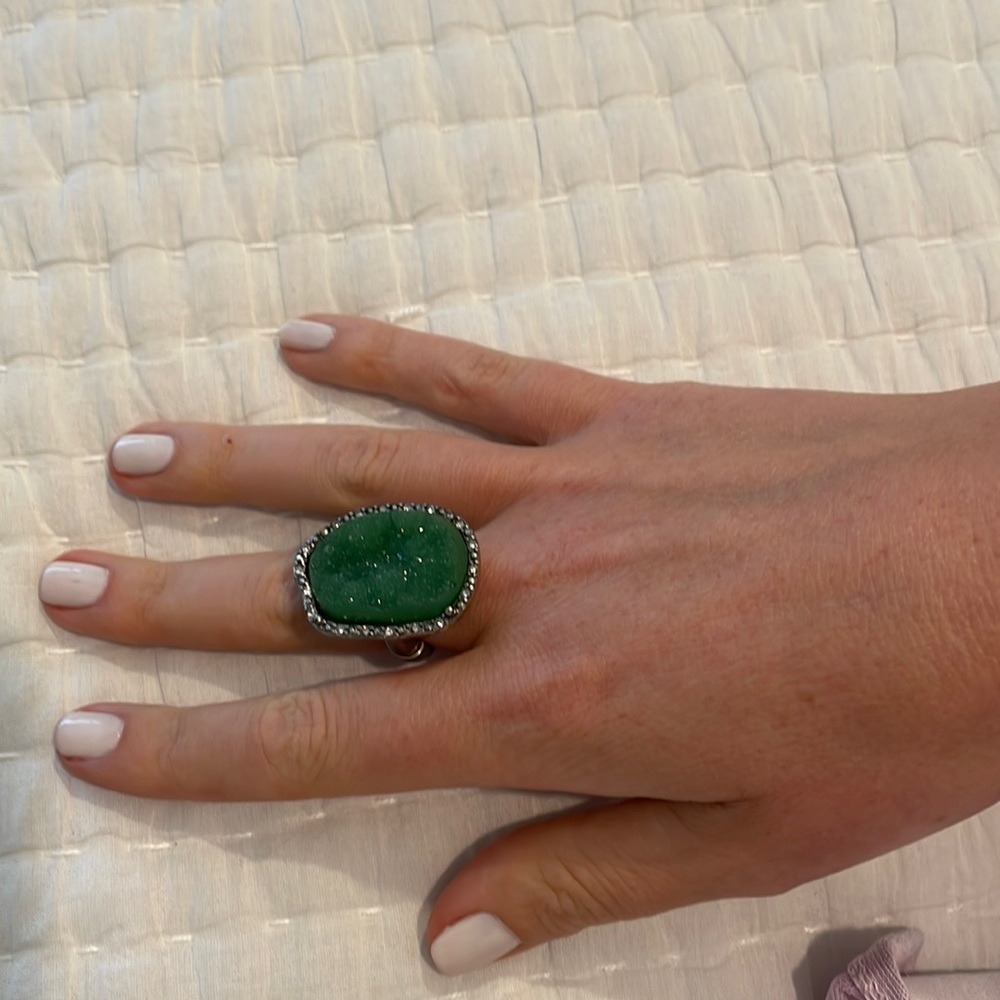 Jade like expandable ring.